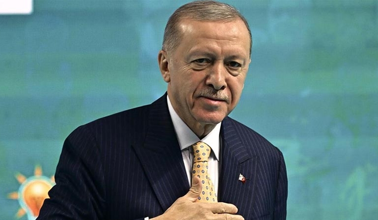 Erdoğan, kendisine seslenen gence sinirlendi: Önce dinlemesini öğren