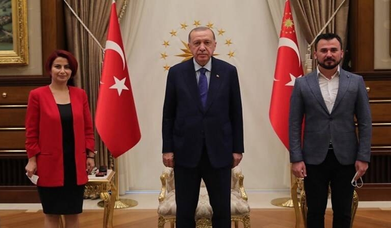 Bir evden iki aday… Karı-koca belediye başkanlığı yarışında