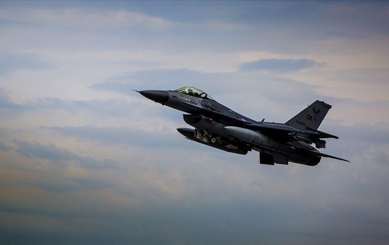 Yunanistan’a ait F-16 Ege Denizi’ne düştü