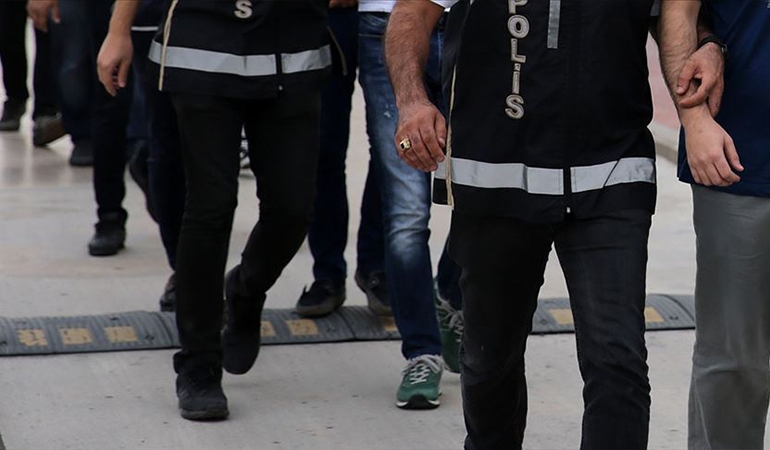 Mersin’de mide bulandıran olay: Tavuğa tecavüz eden sapık tutuklandı!