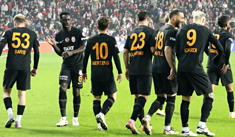 Galatasaray ilk yarıda bitirdi