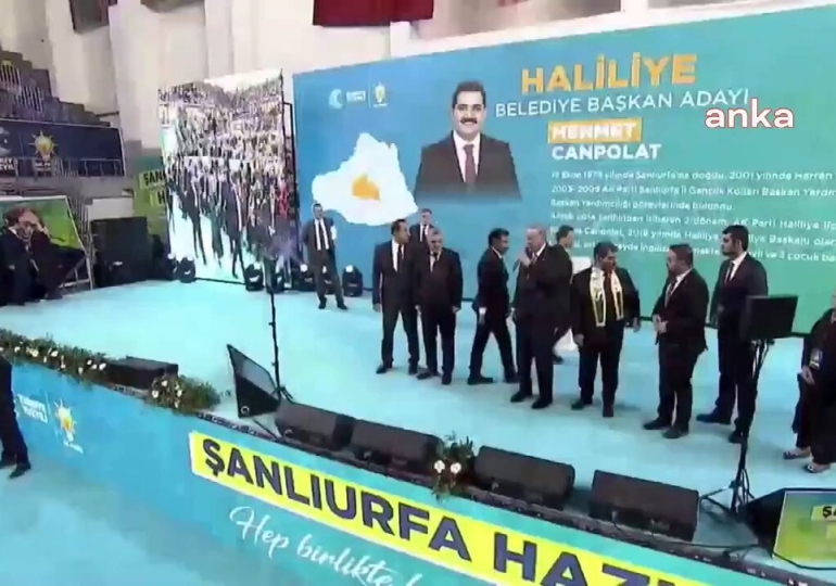 Eli havada kaldı… MHP’li başkanı aralarına almadılar