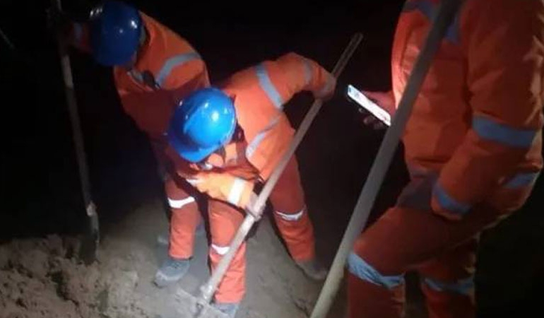 Erzincan’da heyelan: Siyanürlü toprakta çıplak elle arama kurtarma çalışması