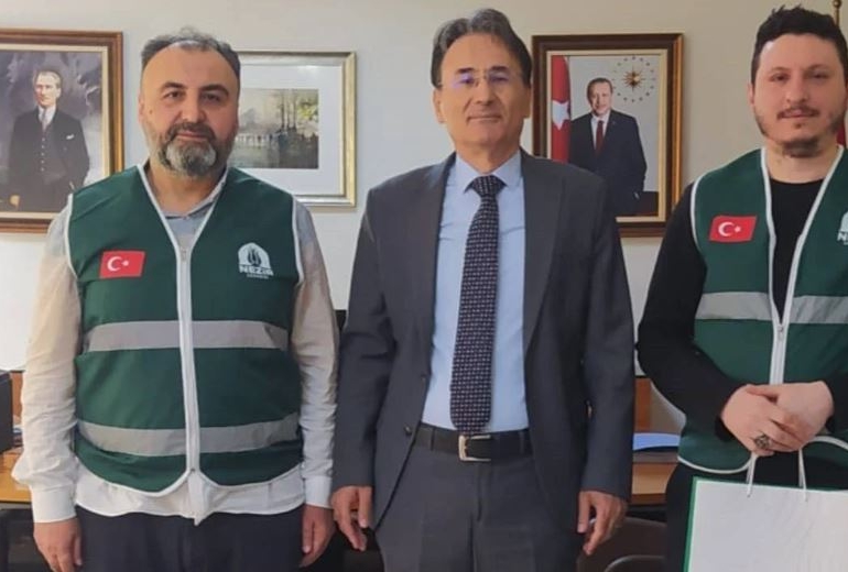 Türk büyükelçi Menzil’i ağırladı
