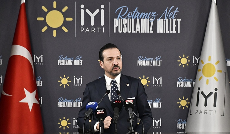 İYİ Parti’den CHP’ye ‘yapay zeka’ tepkisi… ‘Keşke 14 Mayıs’tan önce de kullansalardı’