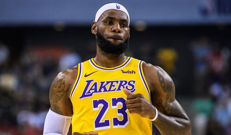 LeBron James’ten yeni rekor: NBA tarihine geçti
