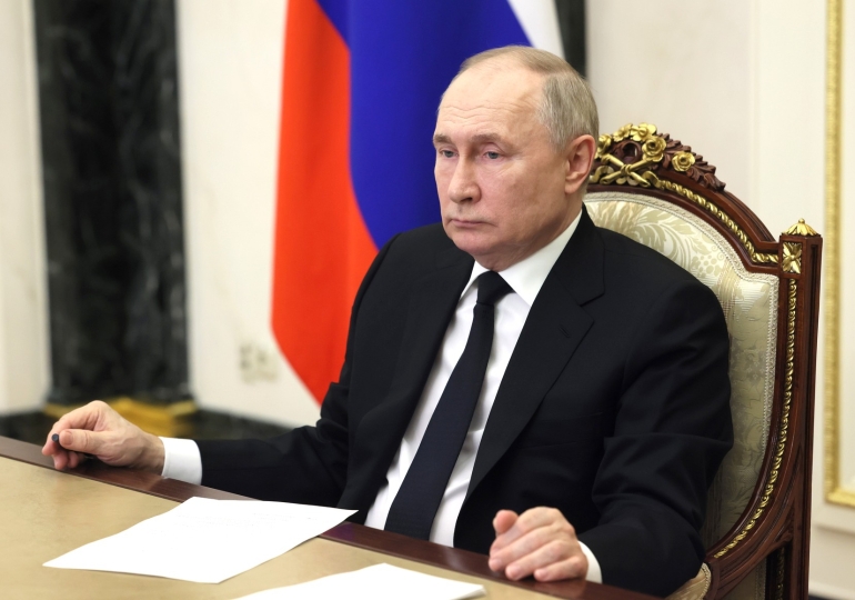 Putin, ABD’yi işaret etti: Kimin emrettiğini bilmek istiyoruz
