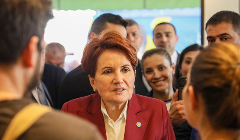 Akşener esnaf gezdi: Hiçbir şey bilmiyormuşum