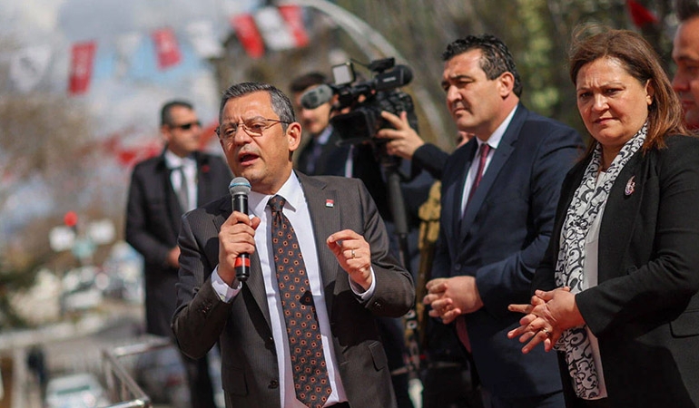 CHP lideri Özel’den DEM Parti’ye ‘taahhütname’li güvence