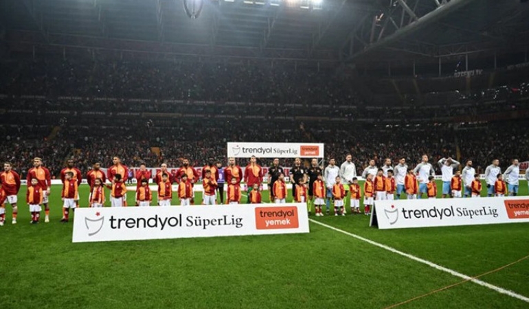 Galatasaray-Antalyaspor maçının hakem toplantısı sızdırıldı: İşte Abdulkadir Bitigen ile Hugh Dallas’ın ‘penaltı’ diyaloğu