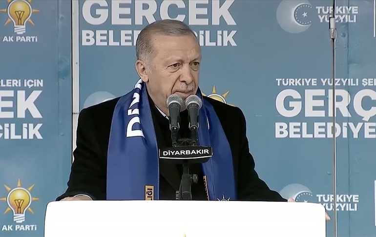 Erdoğan’dan Diyarbakır’da yeni ‘çözüm süreci’ mesajı… ‘Herkesle oturur konuşuruz’