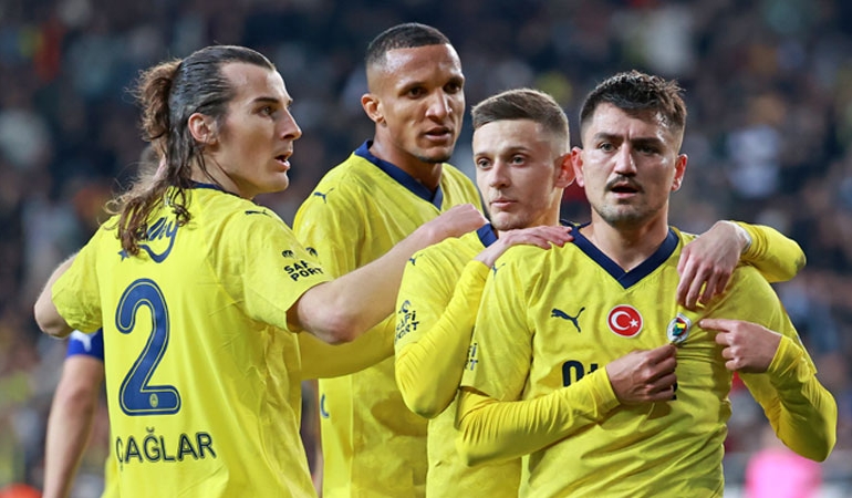 Fenerbahçe maç fazlasıyla lider