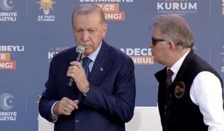 Erdoğan Sultanbeyli’de Murat Kurum’u sahneye çağırdı, görevli uyardı: Efendim onlar Sancaktepe’de