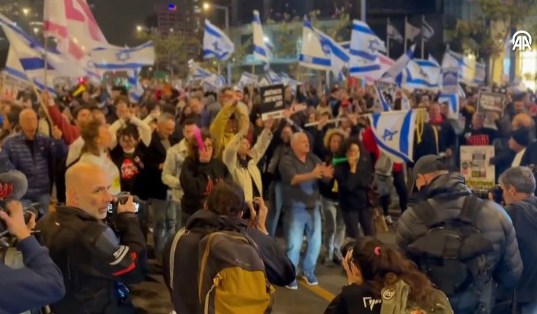 İsrailliler esirler için sokaklara döküldü: Netanyahu’ya istifa çağrısı