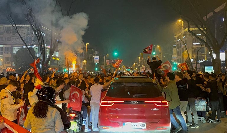 İstanbul’da seçim kutlamaları