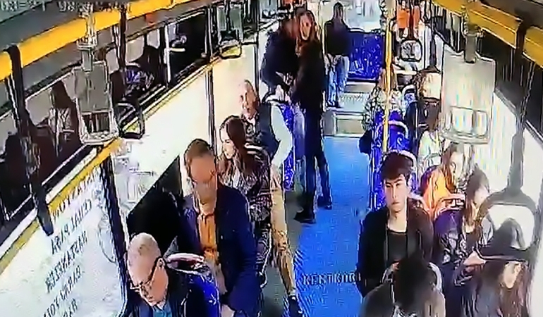 Adana’da otobüste tacize yolculardan dayak