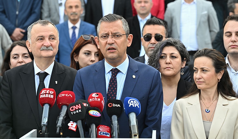 Sandıklar kapandıktan sonra Özgür Özel’den ilk mesaj