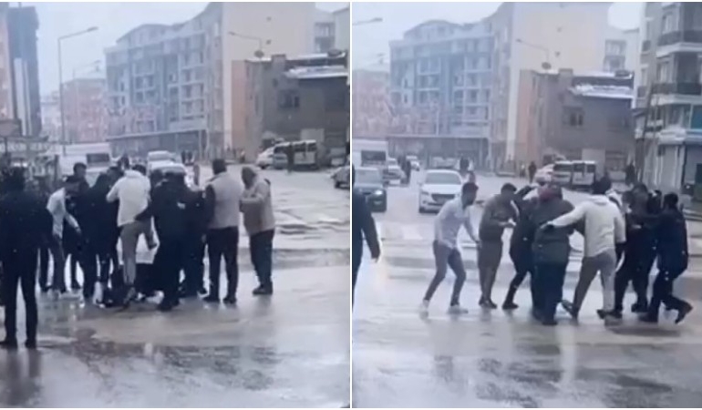 Eşini caddenin ortasında bıçakladı