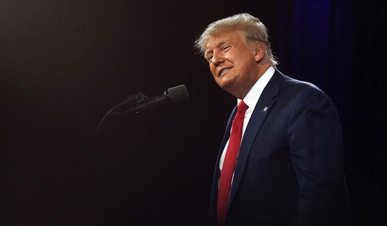 Trump 3 eyalette ön seçimleri kazandı