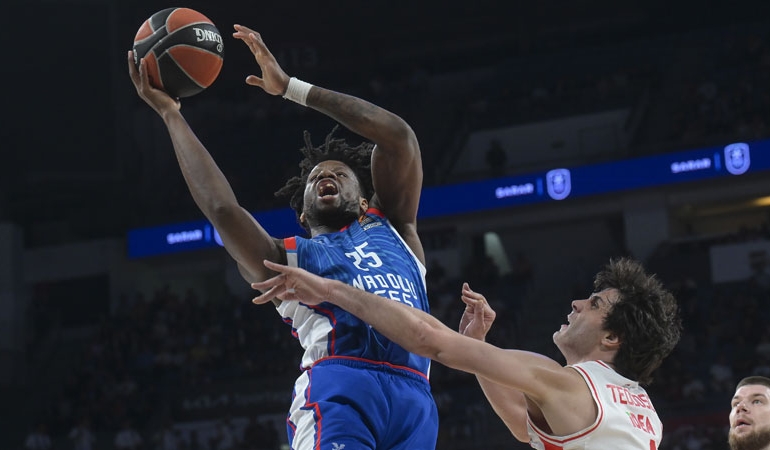 Anadolu Efes Avrupa’da play-in’e kaldı