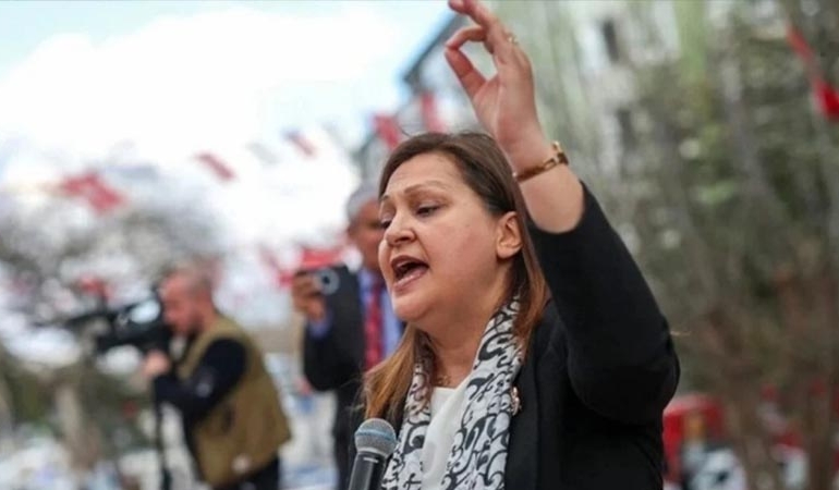 Burcu Köksal belediyenin borcunu açıkladı… ‘Gelirleri Suriyelilere değil hemşehrilerime harcayacağım’