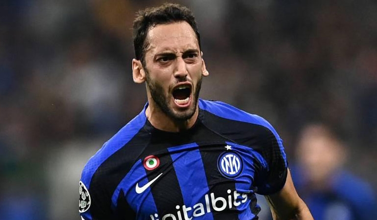 İtalya’da şampiyon Inter: Hakan Çalhanoğlu kupaya uzandı