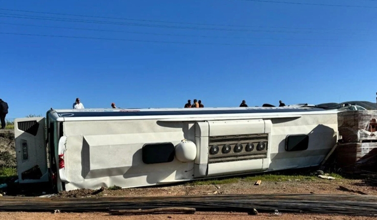 Malatya’da otobüs devrildi: Çok sayıda yaralı var