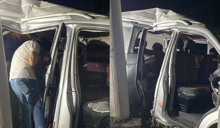 Tarsus’ta minibüs elektrik direğine çarptı: 2 ölü, 3 yaralı