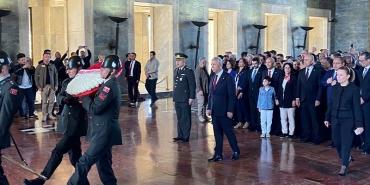 mansur-yavas-anitkabir2