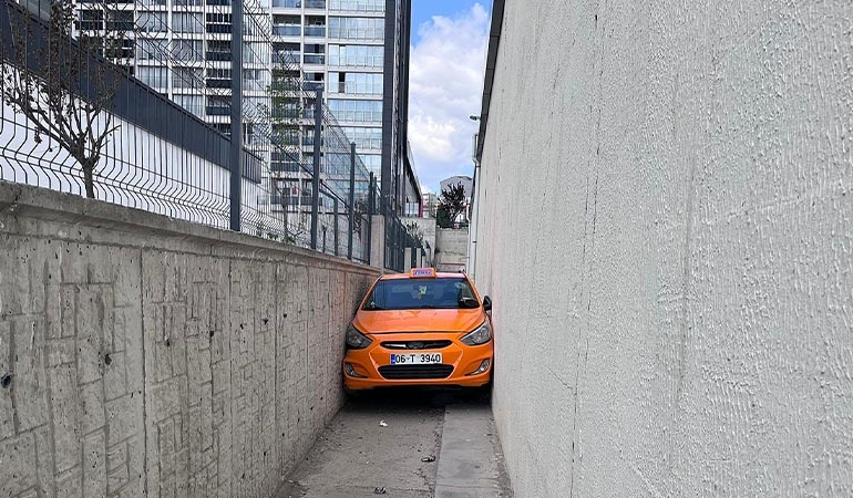 Yine taksici cinayeti: Cesedi 500 metre uzakta bulundu