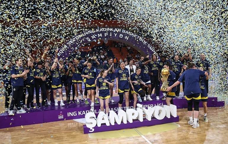 Fenerbahçe, ligde 18. kez şampiyon oldu