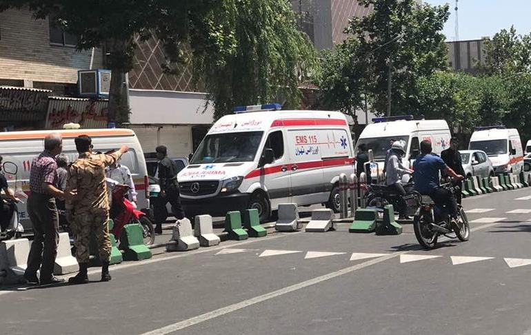 İran’da Devrim Muhafızları’na ait karargahlara saldırı