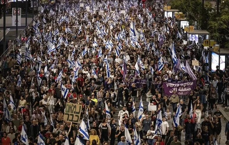 İsrail’de halk sokaklara indi: ‘Netanyahu istifa’
