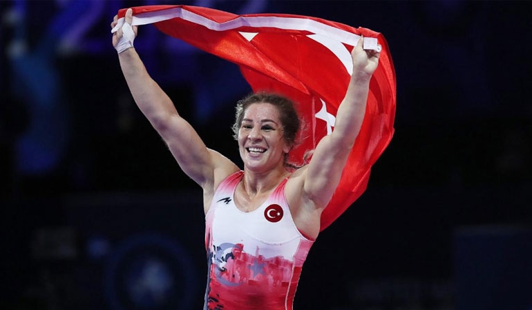 Milli güreşçi Yasemin Adar, Paris 2024 yolunda