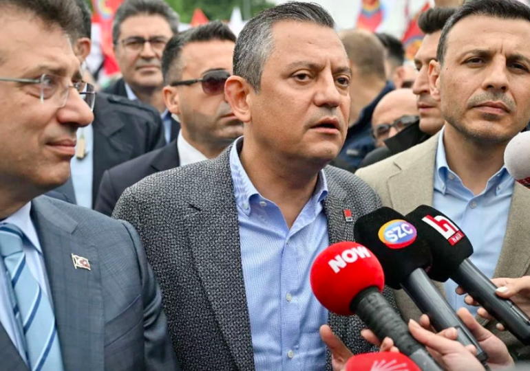 Taksim’e neden yürümedi? Özgür Özel’den açıklama…