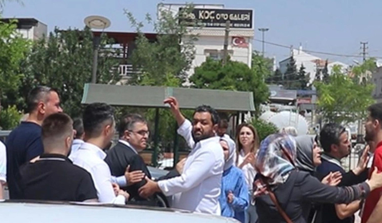 Depremzedeler yuhaladı… Ersan Şen adliyeden polis eşliğinde ayrıldı