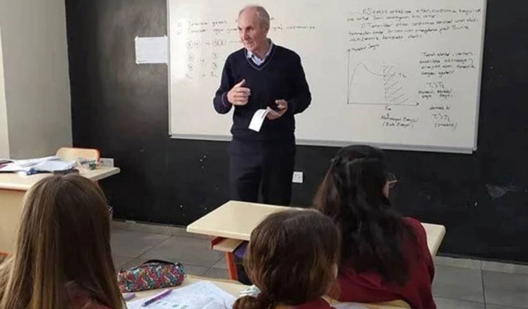 Öğrencisi tarafından vurulan okul müdürü İbrahim Oktugan hayatını kaybetti