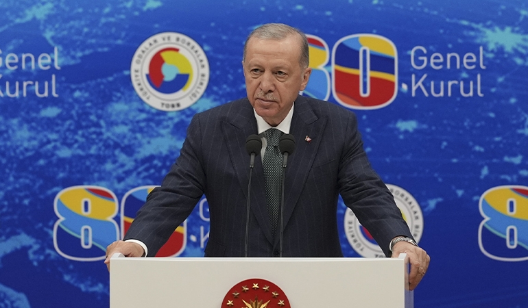 Erdoğan: İstihdam kapısı olarak devlete yüklenilmesi vahim bir hata
