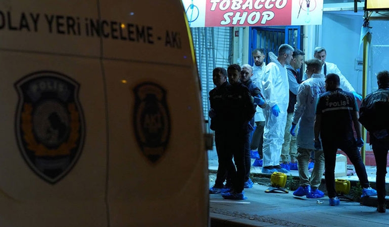 Küçükçekmece’de iş yerine ses bombalı saldırı