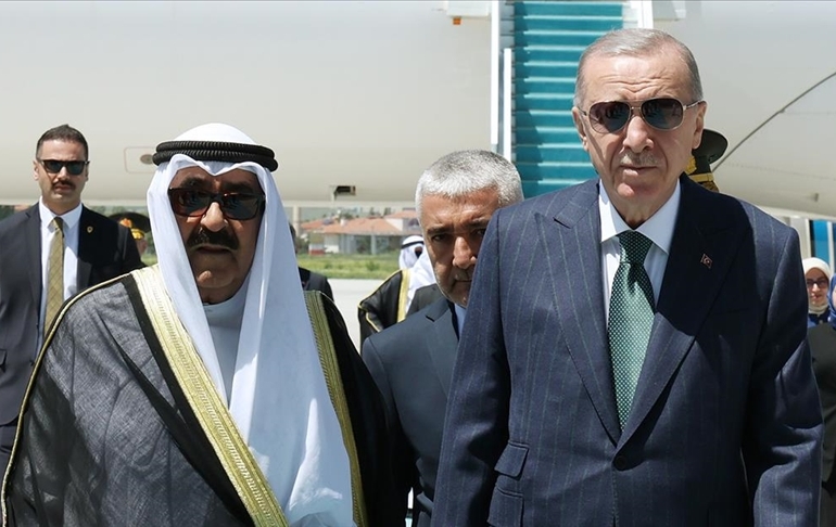 Kuveyt Emiri Ankara’da: Erdoğan karşıladı