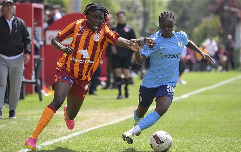 Turkcell Kadın Futbol Süper Ligi’nde şampiyon Galatasaray
