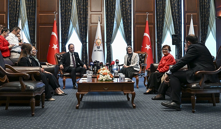 AKP-CHP bayramlaşmasında ‘asgari ücret’ mesajı: Hep almak değil biraz da vermek lazım