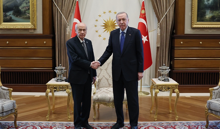Bahçeli’nin ‘ittifak’ mesajının ardından Saray’dan ‘Cumhur’un ilkeleri’ çıkışı