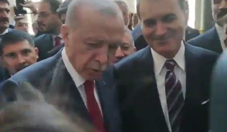 Erdoğan ile muhabirin ‘oje’ diyaloğu gündem oldu: ‘Ben mi rüyadayım?’