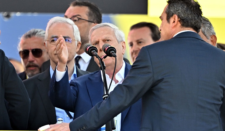 Fenerbahçe kongresinde gerginlik… Genel kurulu terk eden Aziz Yıldırım’dan açıklama