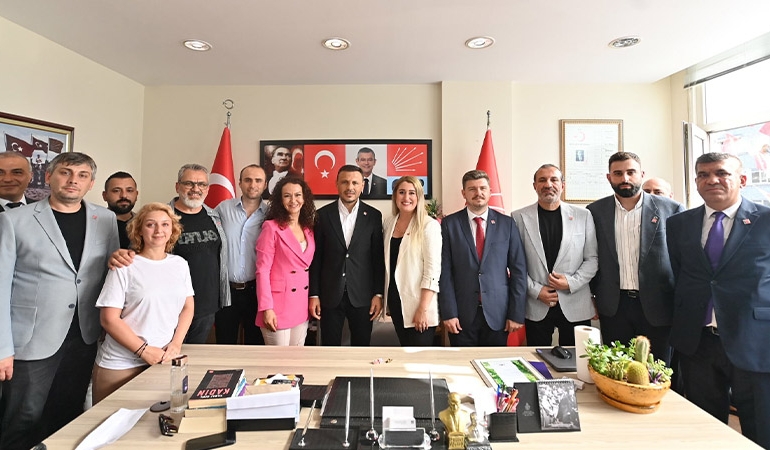 İYİ Parti’de toplu istifa: 40 kişi CHP’ye geçti
