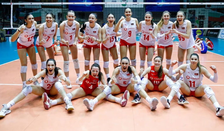 Genç milliler Filenin Sultanları’nın izinde: Balkan şampiyonu oldular!