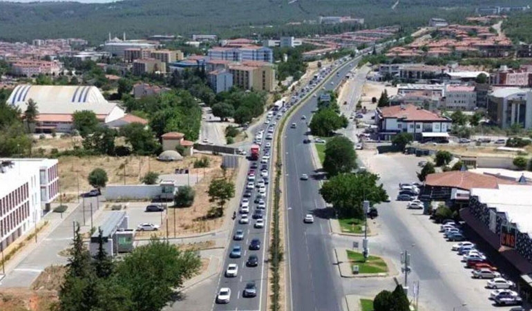 Muğla-Antalya yolunda bayram yoğunluğu: Araç kuyruğu 10 kilometreye ulaştı