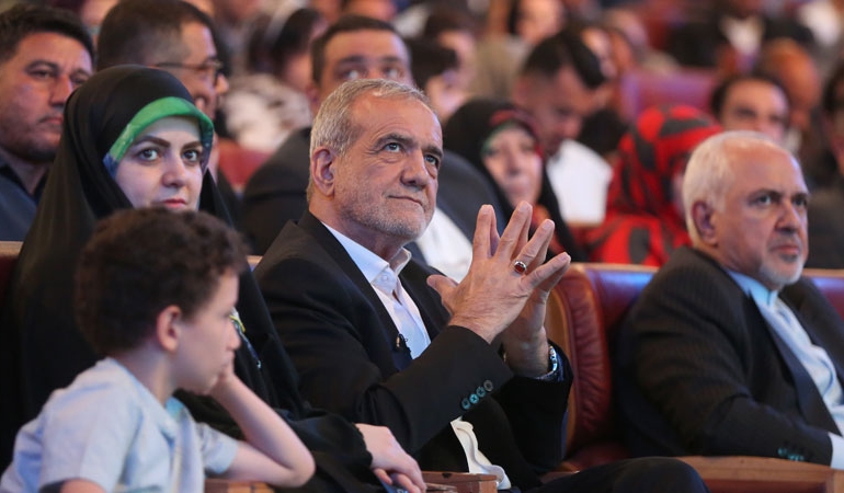 İran’da cumhurbaşkanlığı seçim anketi: Reformcu aday Pezeşkiyan kaçıncı sırada?