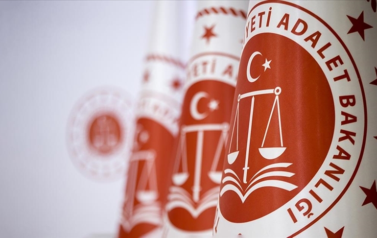 Adalet Bakanlığı’ndan, adı tehdit ve şantaj olaylarına karışan hakim hakkında açıklama
